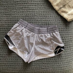 Lululemon Hotty Hot Short